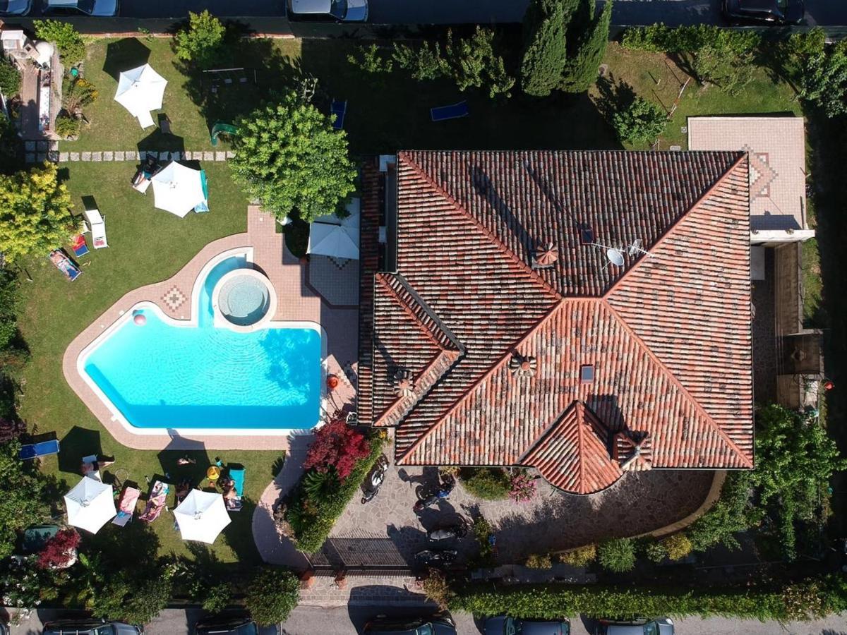 B&B Villa Giulia Desenzano del Garda Exterior foto